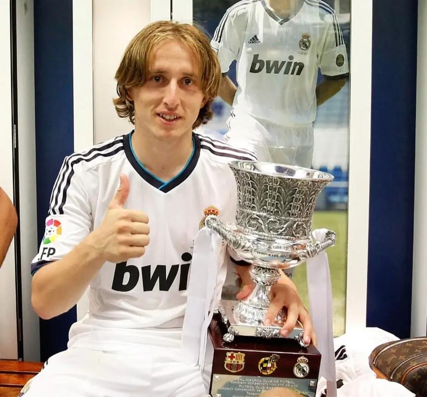 替补上阵，国米两位小将斯皮纳塞和博沃上演一线队首秀