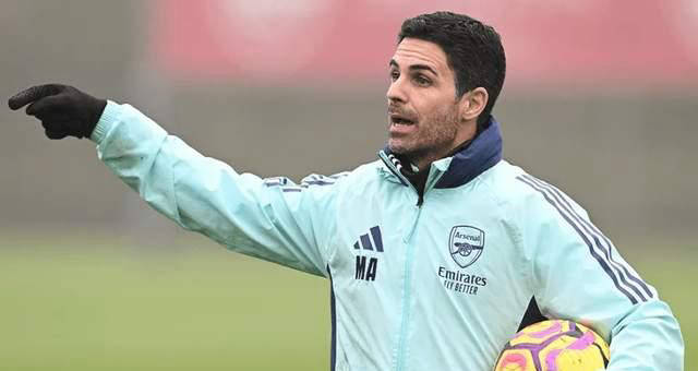 欧冠半场：杜兰、多尔贝格破门，卡拉巴克1-1阿贾克斯